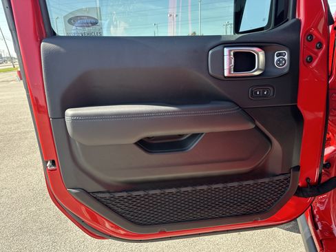 Used 2022 Jeep Wrangler Unlimited Rubicon 4xe w/ Cold Weather Group image 10