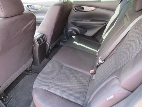 Certified 2022 Nissan Rogue Sport S FWD image 14