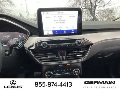 Used 2020 Ford Escape SE image 18