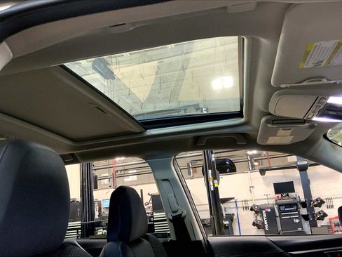 Used 2019 Subaru Forester Premium w/ All-Weather Package image 14