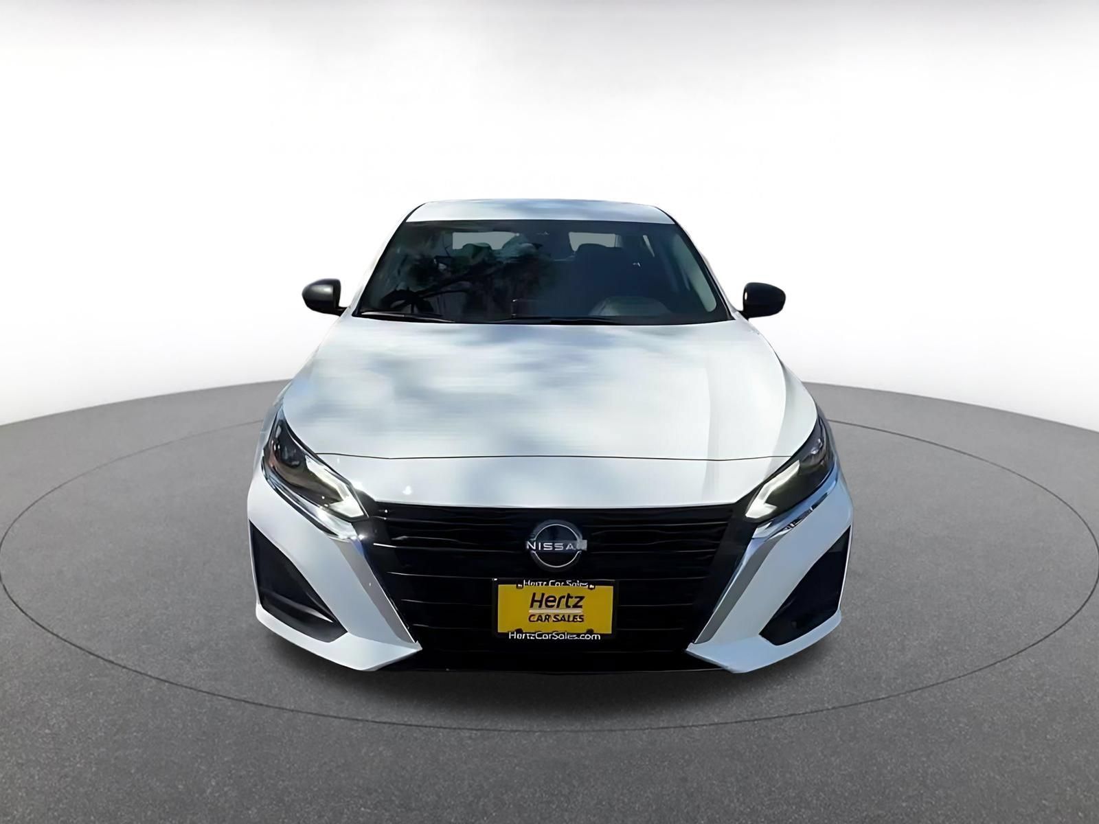 Used 2025 Nissan Altima 2.5 SV FWD image 4