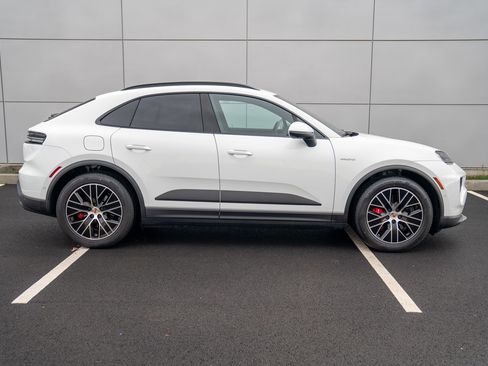 New 2025 Porsche Macan 4S Electric image 8