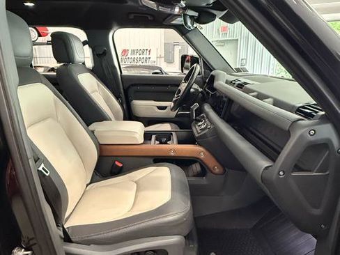 Used 2023 Land Rover Defender 110 X-Dynamic SE AWD/4WD image 18