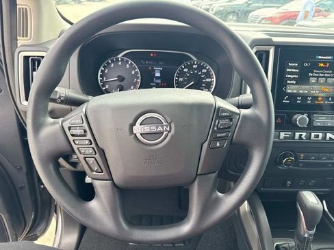 Used 2025 Nissan Frontier SV w/ Tow Package image 28