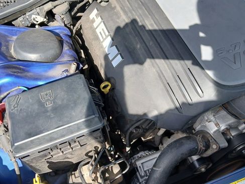 Used 2012 Dodge Challenger R/T RWD image 12