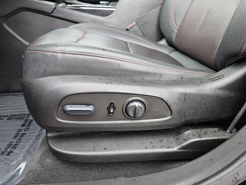 Used 2022 Chevrolet Blazer RS w/ Enhanced Convenience Package image 14