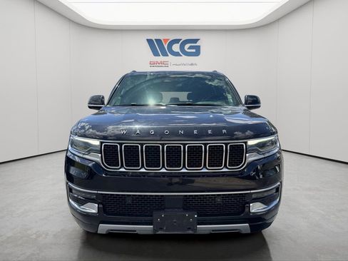 Used 2024 Jeep Wagoneer L Series II w/ Flexible Seating Group AWD/4WD image 2