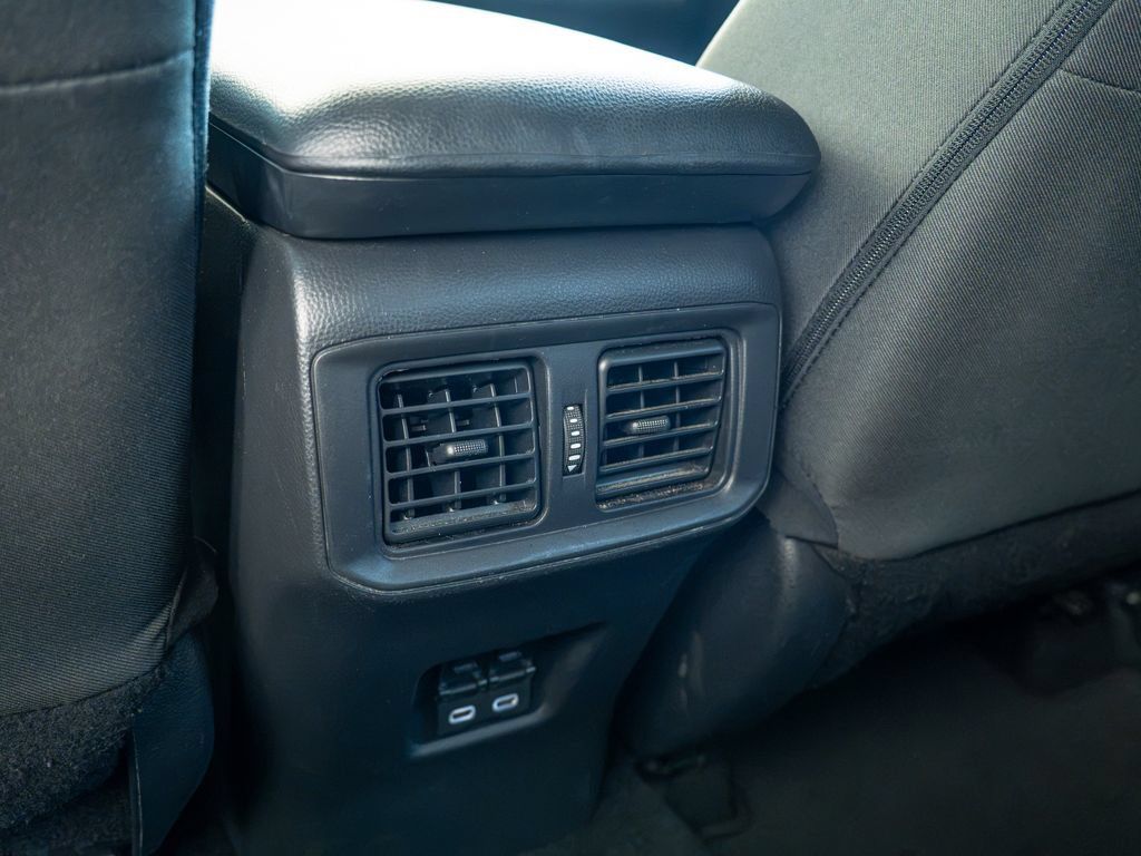 Used 2025 Toyota RAV4 XLE FWD image 14