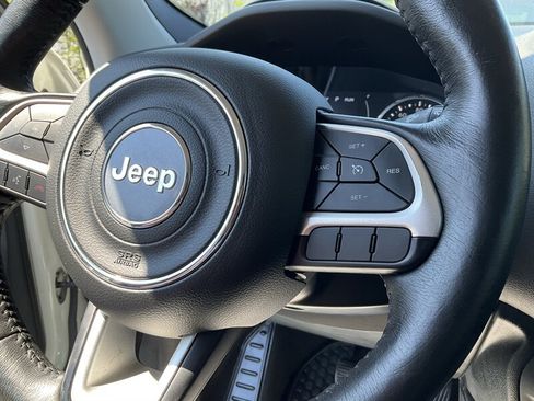 Used 2018 Jeep Renegade Latitude w/ Cold Weather Group AWD/4WD image 25