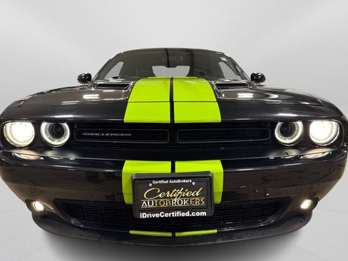 Used 2015 Dodge Challenger SXT Plus image 10