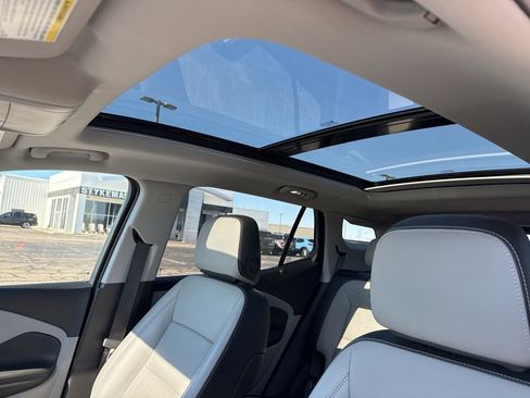 Used 2022 GMC Terrain SLT w/ Infotainment Package II image 17