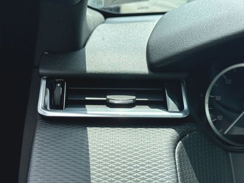 Used 2022 Land Rover Range Rover Velar R-Dynamic S AWD/4WD image 22