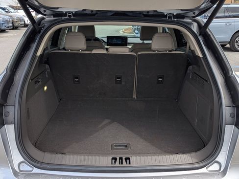 Used 2023 Lincoln Nautilus FWD w/ Premium Package image 7