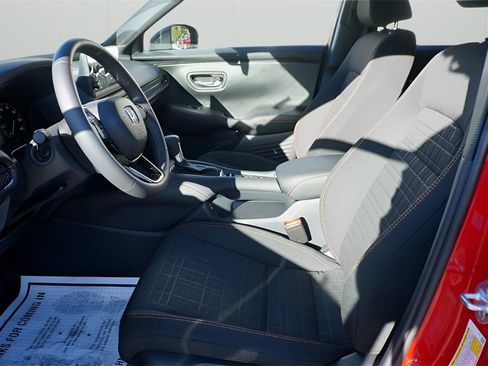 Certified 2025 Honda HR-V Sport image 14