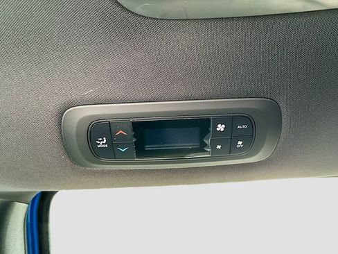 New 2026 Chrysler Pacifica Select FWD image 17