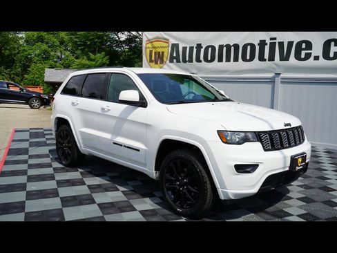 Used 2019 Jeep Grand Cherokee Altitude AWD/4WD image 2