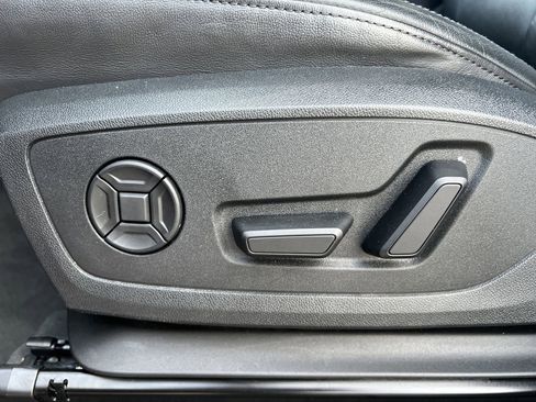 Used 2024 Audi Q3 2.0T Premium image 24