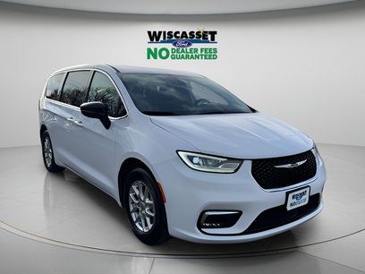 Used 2024 Chrysler Pacifica Touring-L
