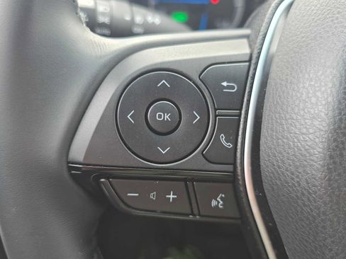 Used 2023 Toyota Venza XLE image 34