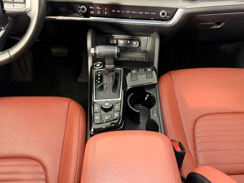 Used 2023 Kia Sportage SX image 16