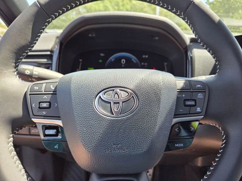 New 2026 Toyota Camry SE FWD image 22