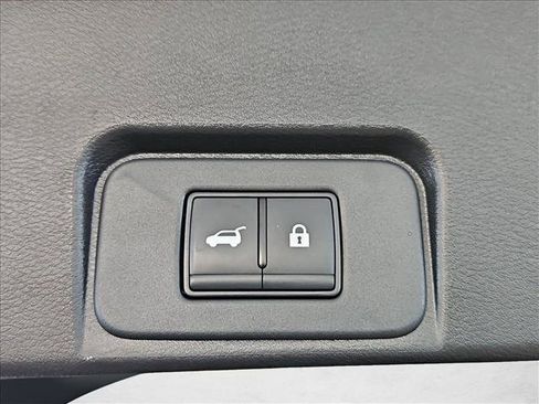Used 2024 Nissan Rogue SL w/ SL Premium Package FWD image 22