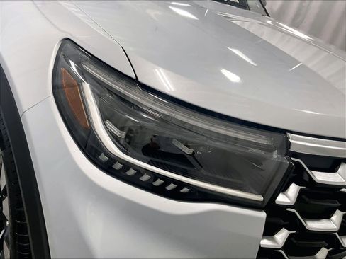 Used 2025 Ford Explorer Platinum w/ LUX Leather Package image 34