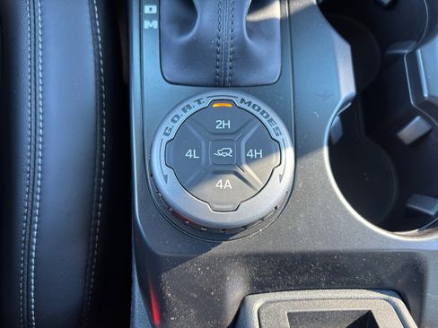 New 2025 Ford Bronco Outer Banks w/ Sasquatch Package image 30