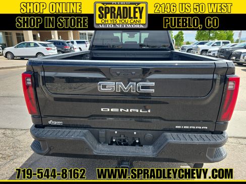 Used 2024 GMC Sierra 2500 Denali Ultimate AWD/4WD image 4