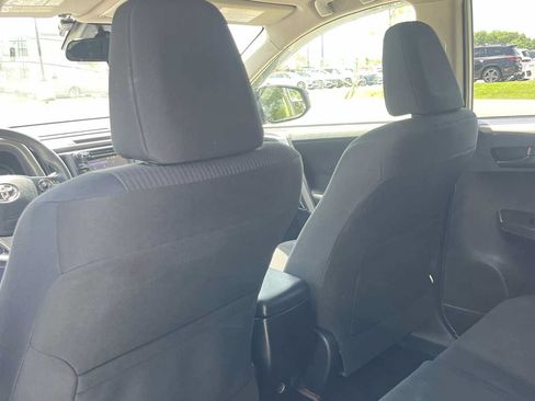 Used 2017 Toyota RAV4 LE AWD/4WD image 31