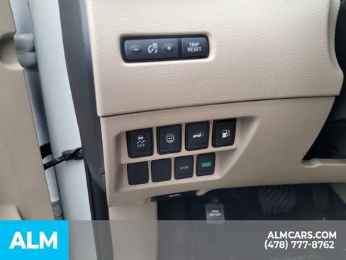 Used 2020 Nissan Rogue SV image 12