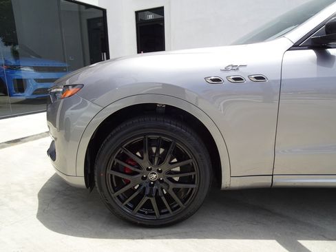 Used 2022 Maserati Levante GT AWD/4WD image 9