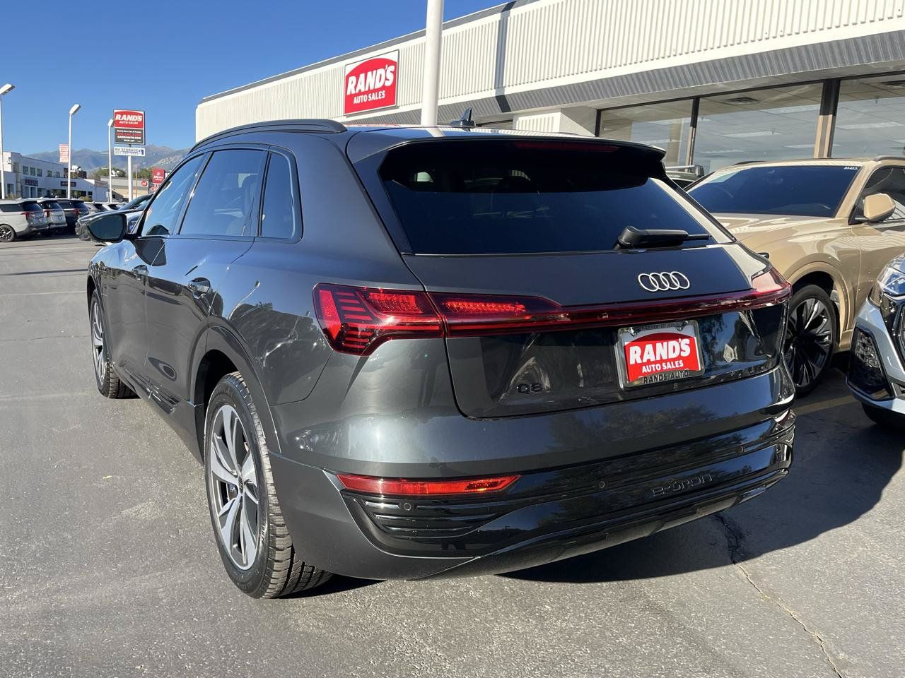 Used 2024 Audi Q8 e-tron Premium AWD/4WD image 9