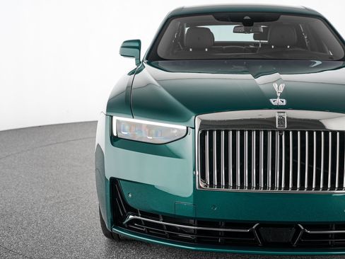 Certified 2025 Rolls-Royce Ghost AWD/4WD image 40