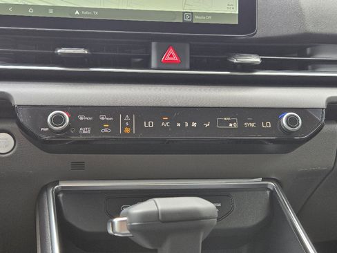 New 2026 Kia Carnival EX image 14