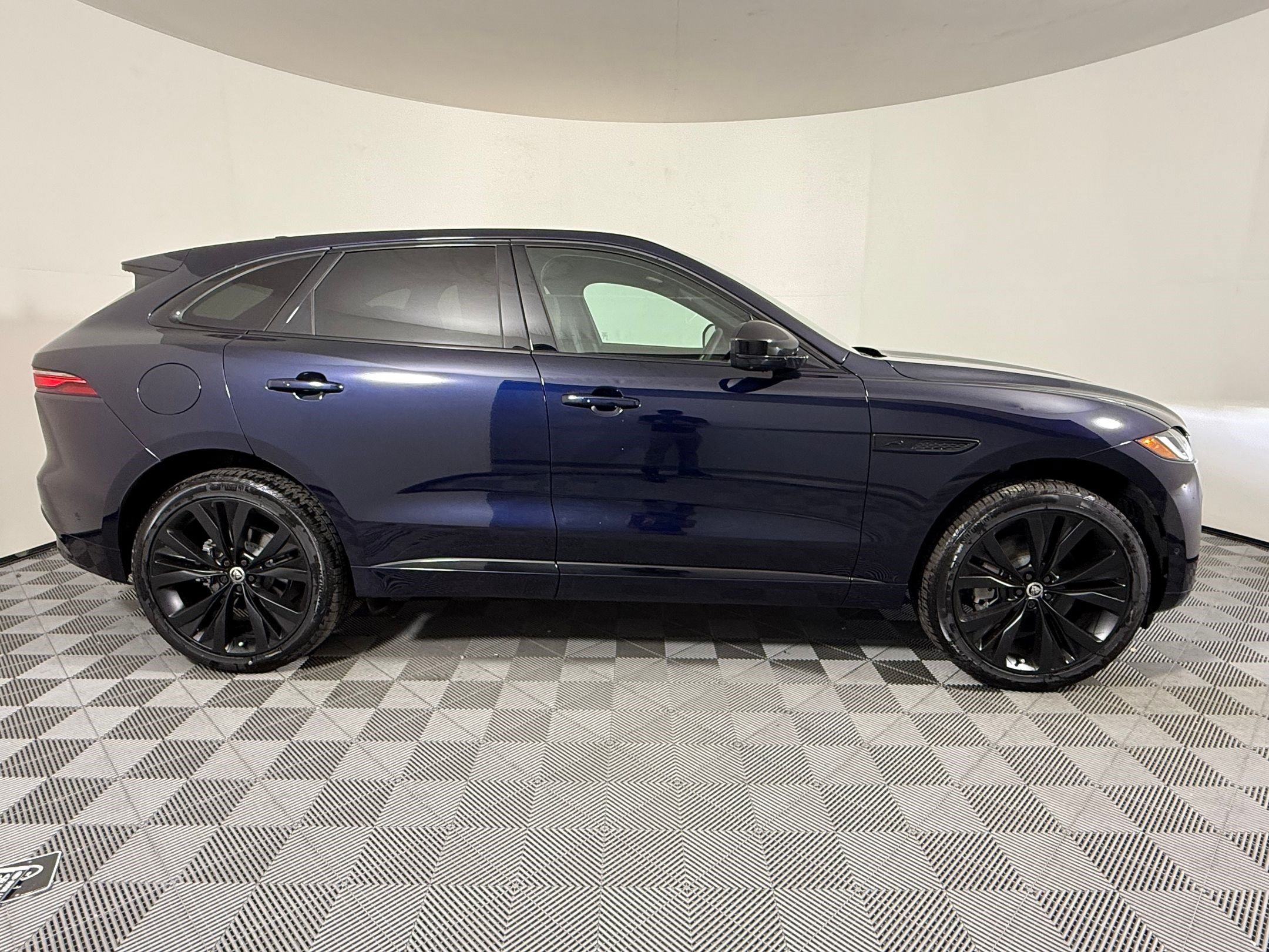 New 2026 Jaguar F-PACE R-Dynamic S AWD/4WD image 9