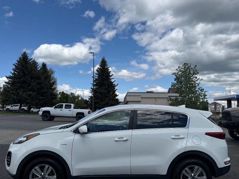 Used 2019 Kia Sportage LX AWD/4WD image 3