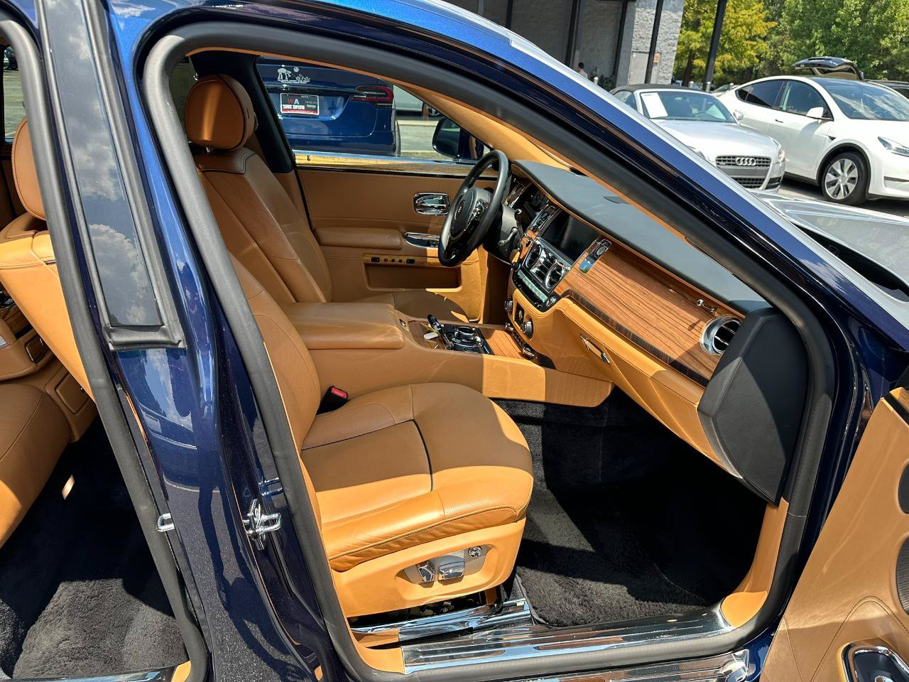 Used 2014 Rolls-Royce Ghost RWD image 15