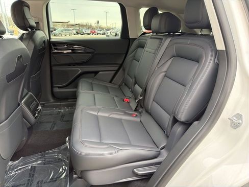 New 2026 Lincoln Nautilus Premier image 14