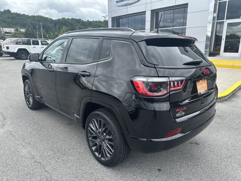 Used 2023 Jeep Compass Limited image 9