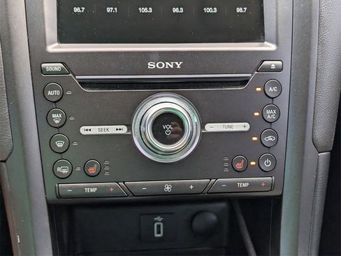 Used 2018 Ford Fusion Titanium image 25