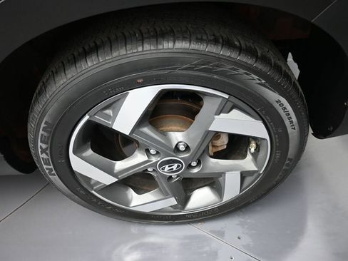 Certified 2024 Hyundai Venue SEL FWD image 15