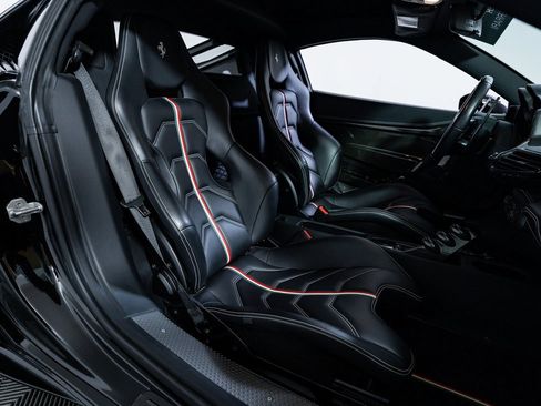 Certified 2015 Ferrari 458 Speciale Coupe image 19