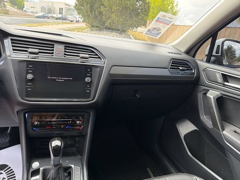 Used 2022 Volkswagen Tiguan SE AWD/4WD image 17