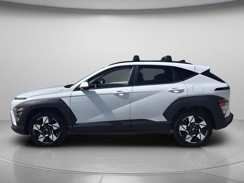 Used 2024 Hyundai Kona SEL FWD image 3