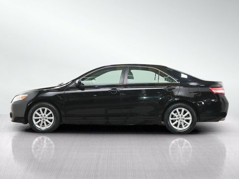 Used 2011 Toyota Camry XLE w/ XLE Extra-Value Pkg #1 FWD image 2