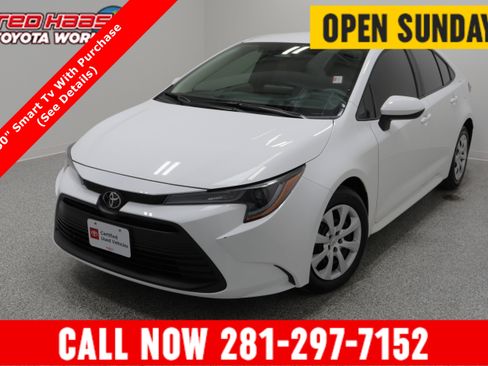 Certified 2025 Toyota Corolla LE image 1