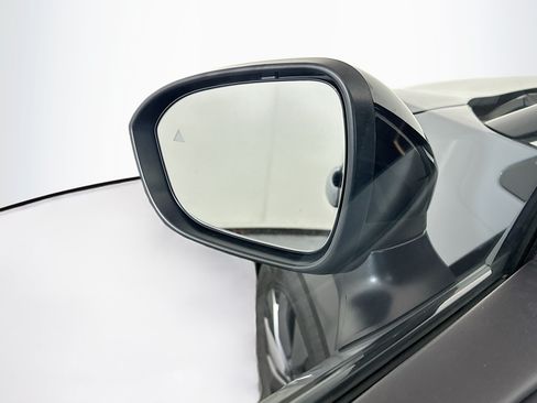 Used 2024 Nissan Ariya FWD image 16