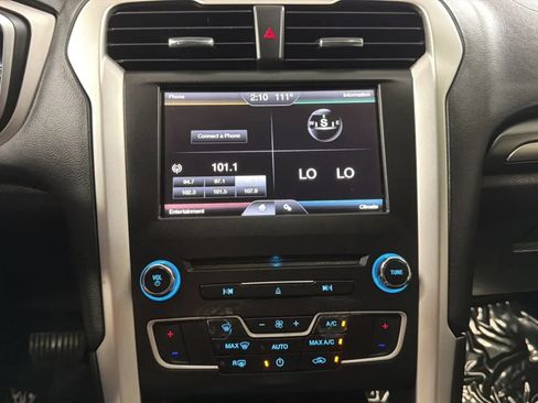 Used 2016 Ford Fusion SE FWD image 14
