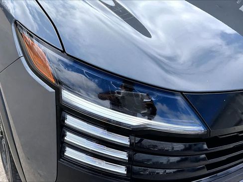 Certified 2025 Nissan Kicks SR image 27